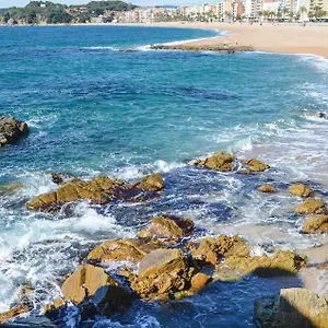 3 Bedroom Beautiful In , Lloret de Mar Espagne